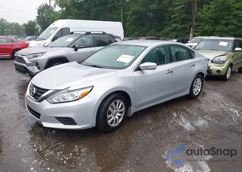 2017 Nissan Altima 2.5 S z USA, uszkodzony, nr VIN 1N4AL3AP9HN334931